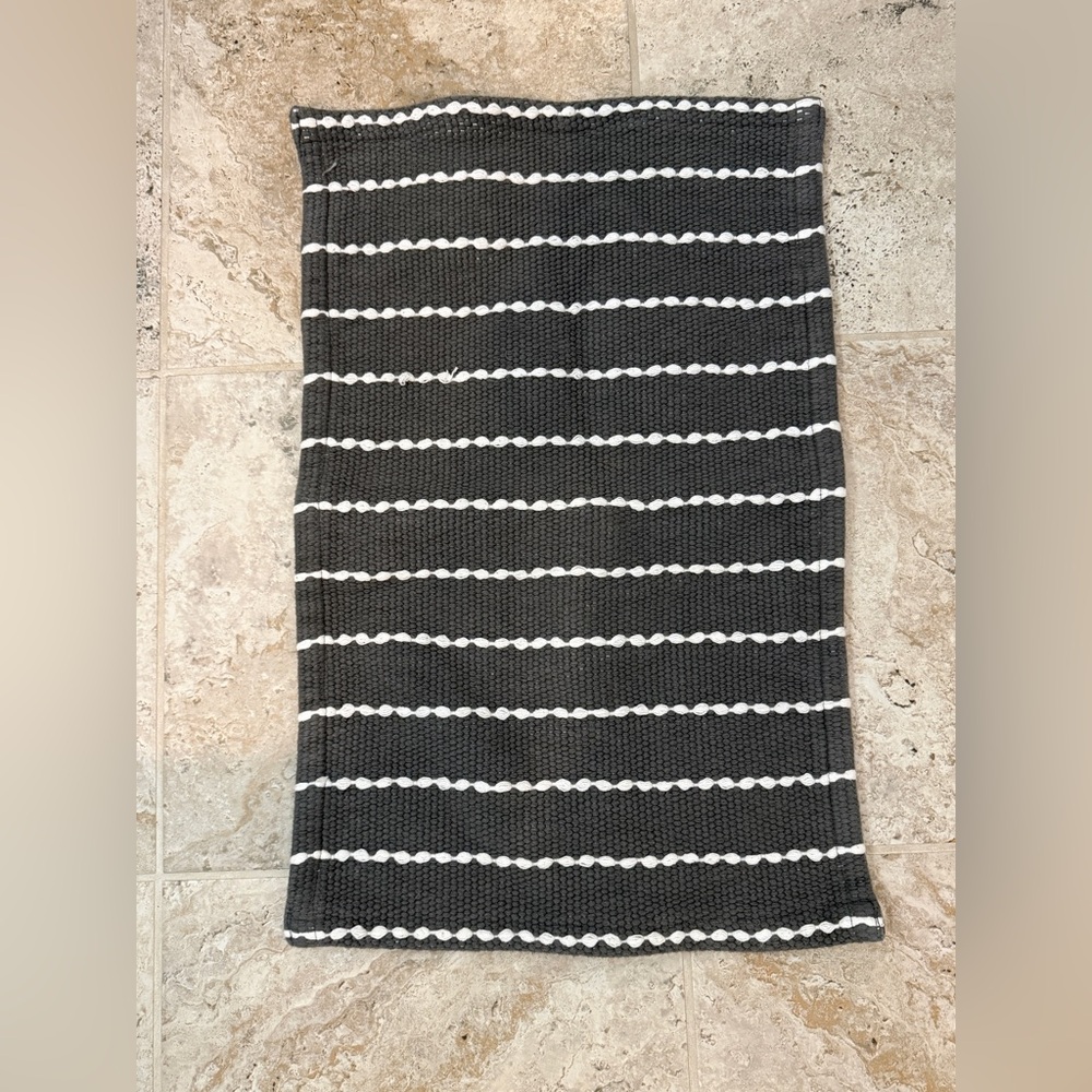 NWOT 20"x30" Performance Plus Bath Mat - Threshold™ - Picture 3 of 6